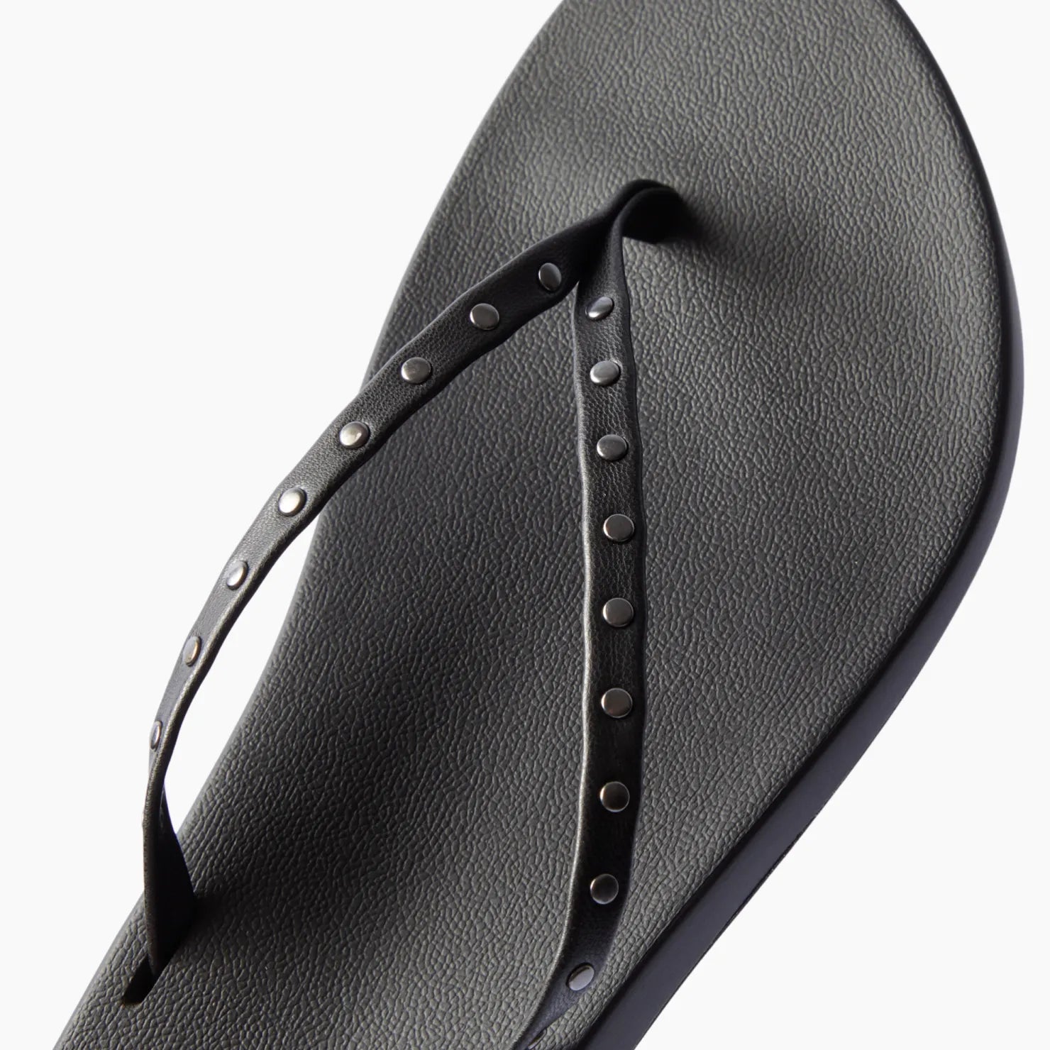 Alternative view of Cushion Slim Studs